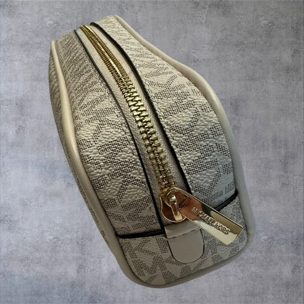 Michael Kors Accessory Lot Womens Multi‎ Excellent Belt Wallet Passport Pouch